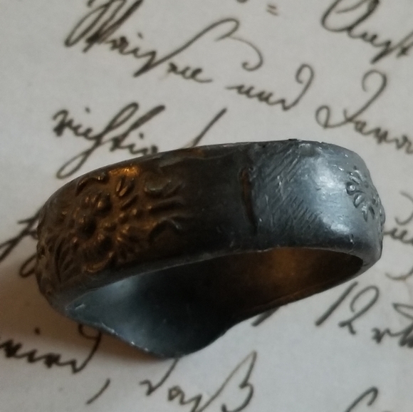 Relisted -Vintage 1930s Circus Sideshow Worlds Tallest Couple Novelty ring - Picture 8 of 11